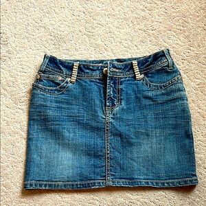 Denim mini Skirt with Cubic Accents